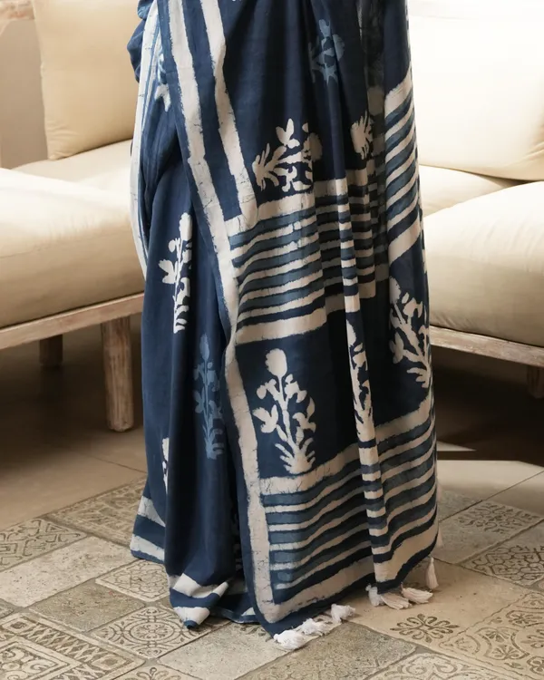 Indigo_Cotton_Mughal_Butta_Dabu_Print_Mul_Saree_For_Women